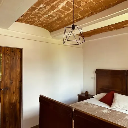 Cascina Il Girasole Rosso Daire *