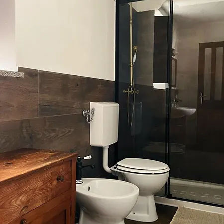 Cascina Il Girasole Rosso Apartman Cortazzone